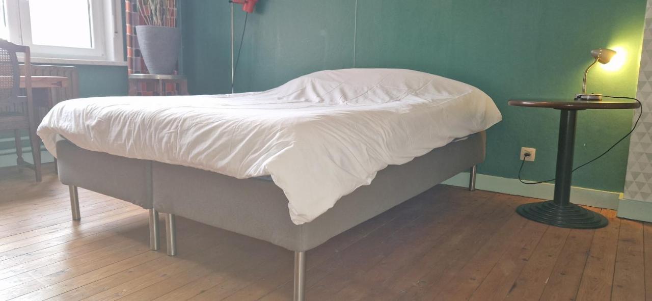 Vakantiewoning In Mol Centrum Met Eigen Bar "Casacuriosa" מראה חיצוני תמונה